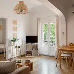 Stylish Hideaway In Heart Of Апартаменты *