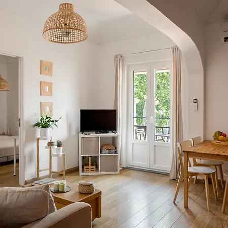 Stylish Hideaway In Heart Of Lägenhet *