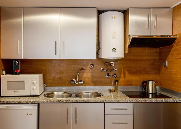 Stylish Hideaway In Heart Of Apartamento Cascaes